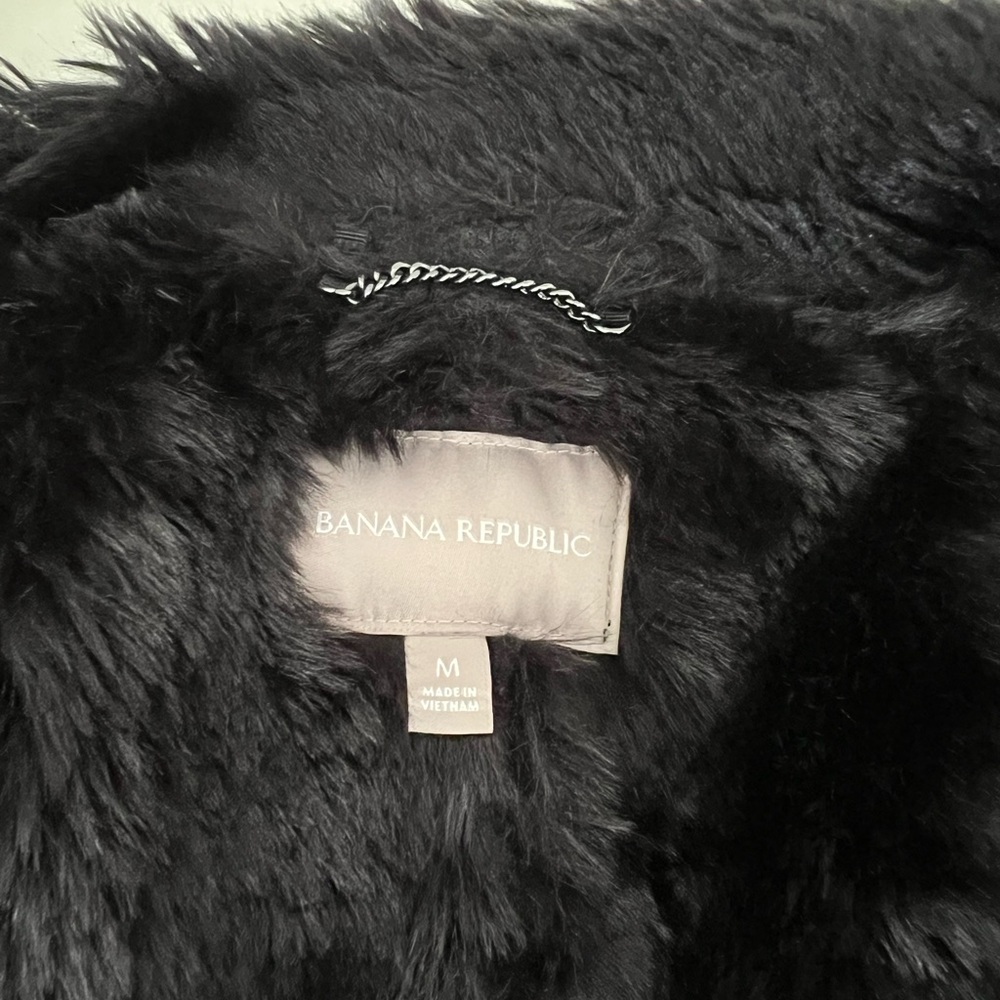 Banana Republic Black Faux Fur Vest - Picture 6 of 6